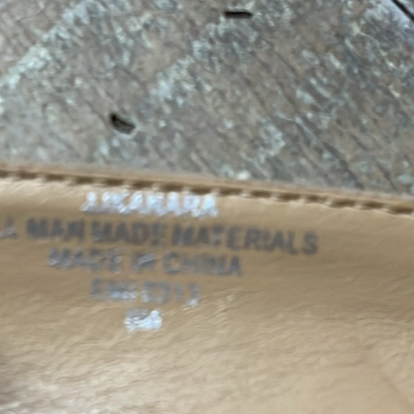 9 & Co Adorable Women’s tan sling back shiny heels Sz 8 - Picture 8 of 9